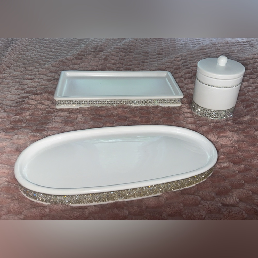 Rachel Zoe Vanity Set – 3-Piece White Ceramic with Rhinestone Trim ✨